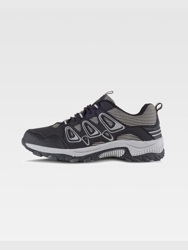 Scarpa da treking con lacci