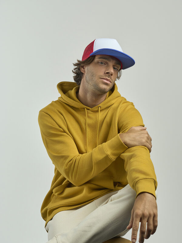 Cappello visiera piatta 5 pannelli mesh posteriore